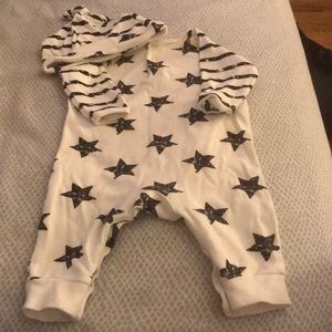 Baby suit with hat